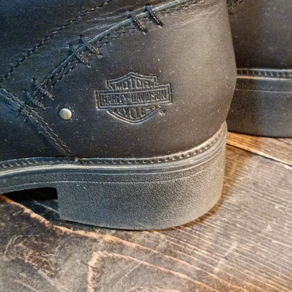 Shoes - Picture 2 of 4